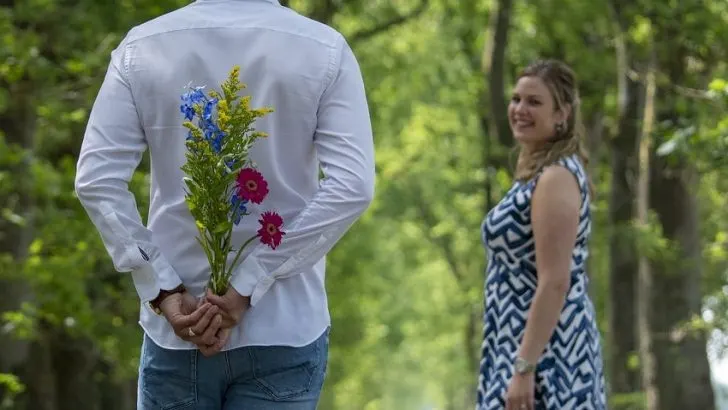 How to Get a Cancer Man to Chase You