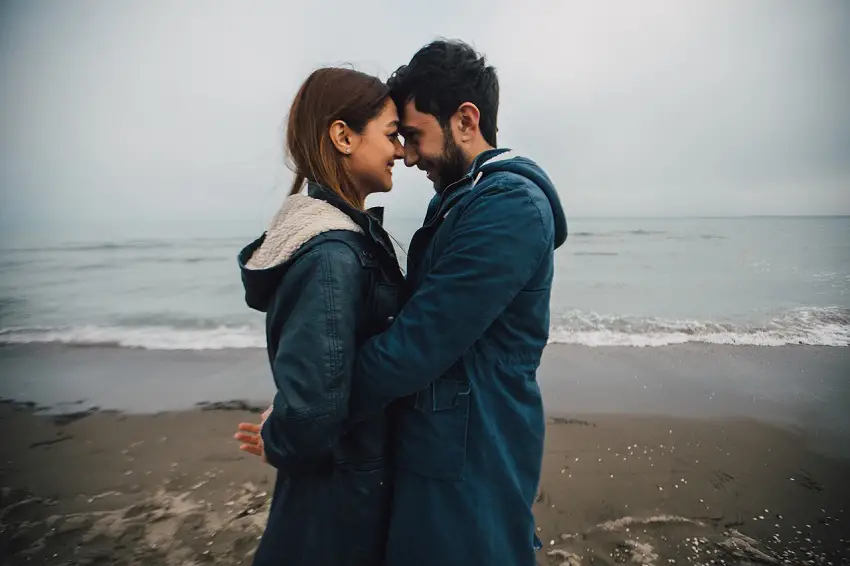How to Seduce a Cancer Man - Be Loyal