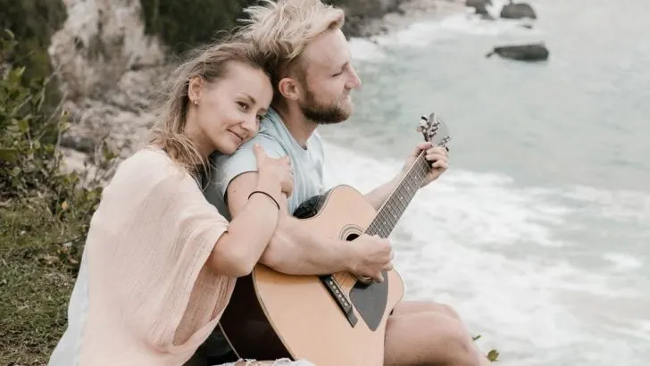What Do Aquarius Men Like and Dislike in Women