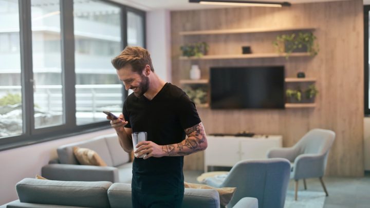 Aquarius Man Texting Style Signs He Likes You Through Text